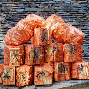 Alternative view of 10 Nets Softwood + 2 Kindling